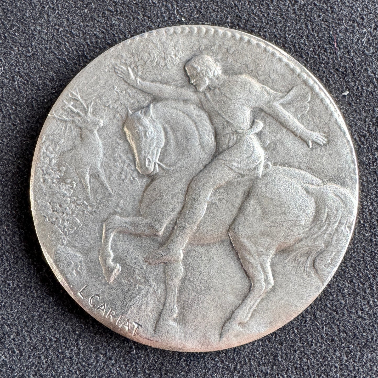 Medaille ancienne en bronze « société canine d’Anjou - Saint Hubert » - par Cariat