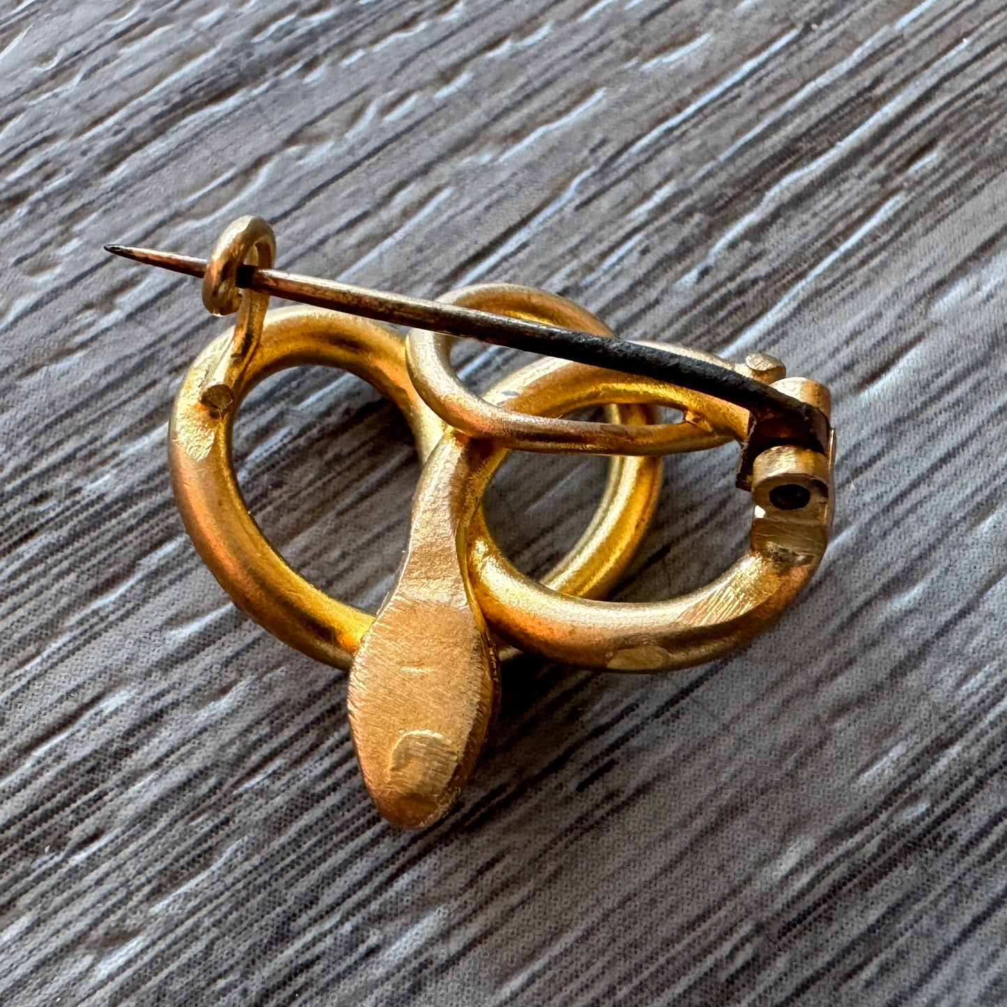 Broche ancienne Art Nouveau « serpent » en plaqué or - vers 1900