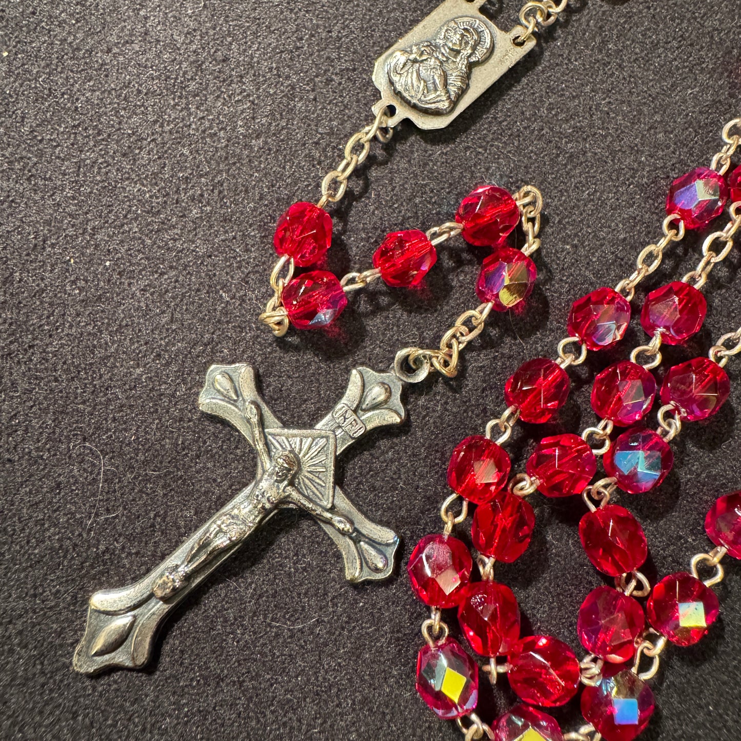 Chapelet ancien en métal argenté et perles de verre biseauté