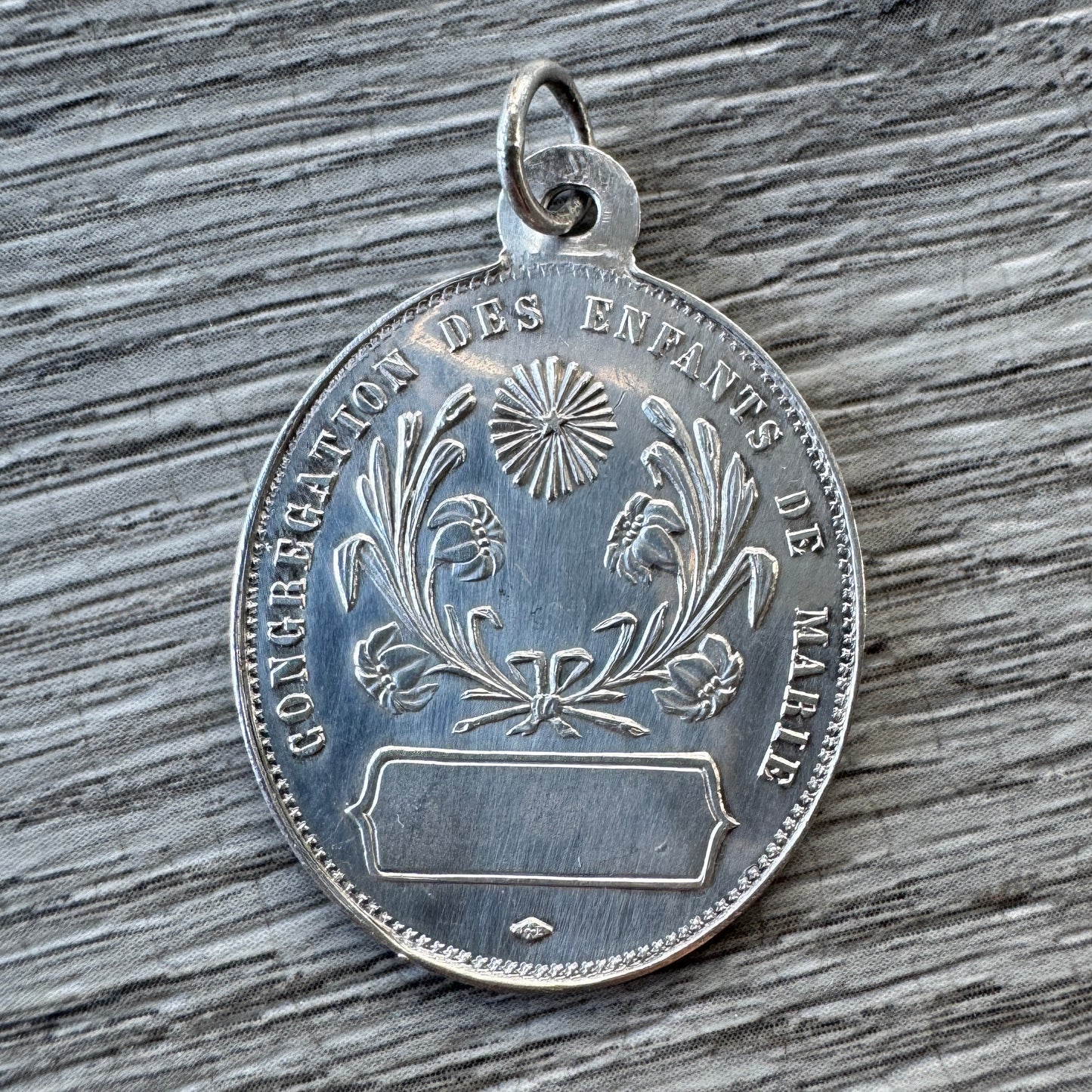 Médaille religieuse ancienne en argent « Monstra Te Esse Matrem »