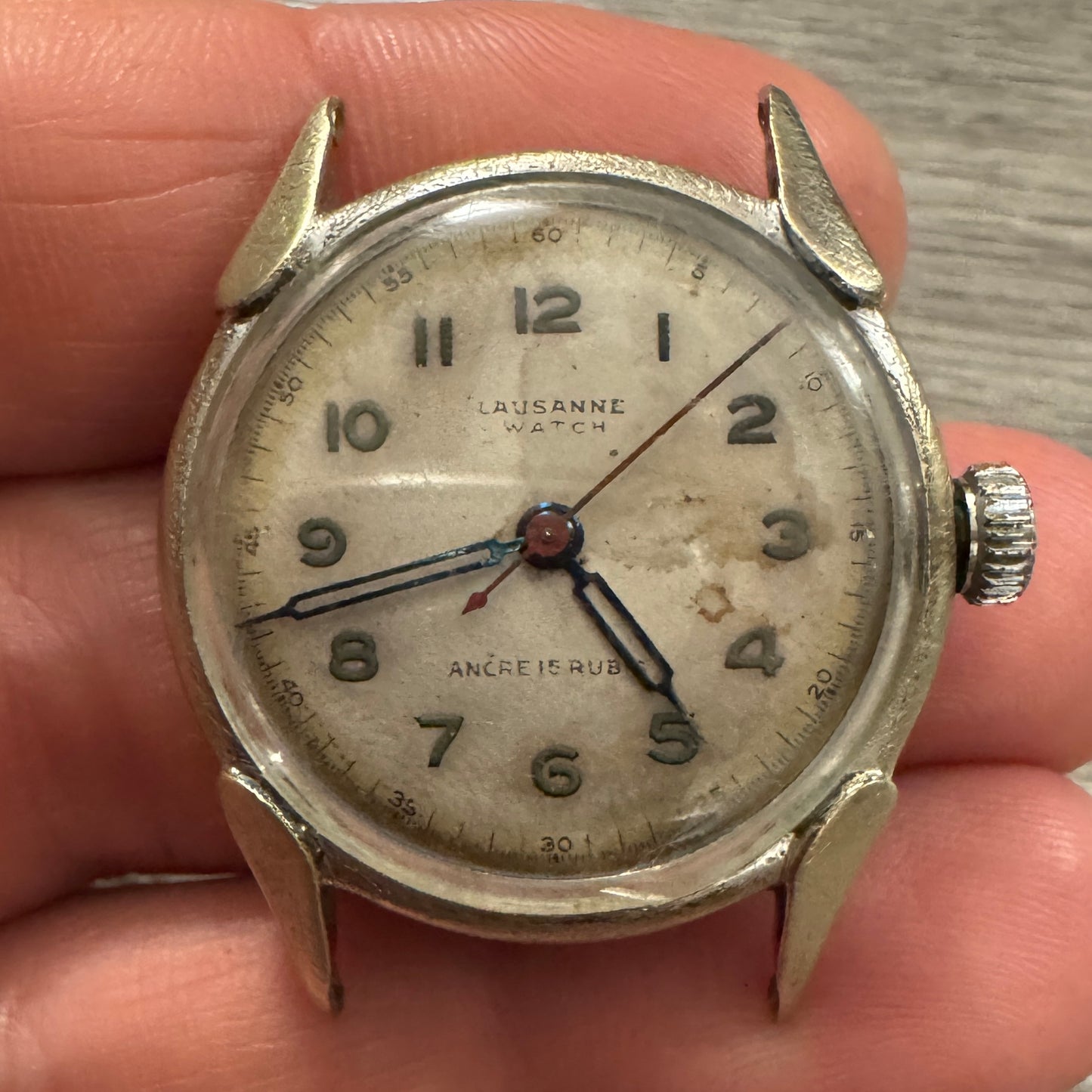 Montre bracelet mécanique ancienne LAUSANNE WATCH