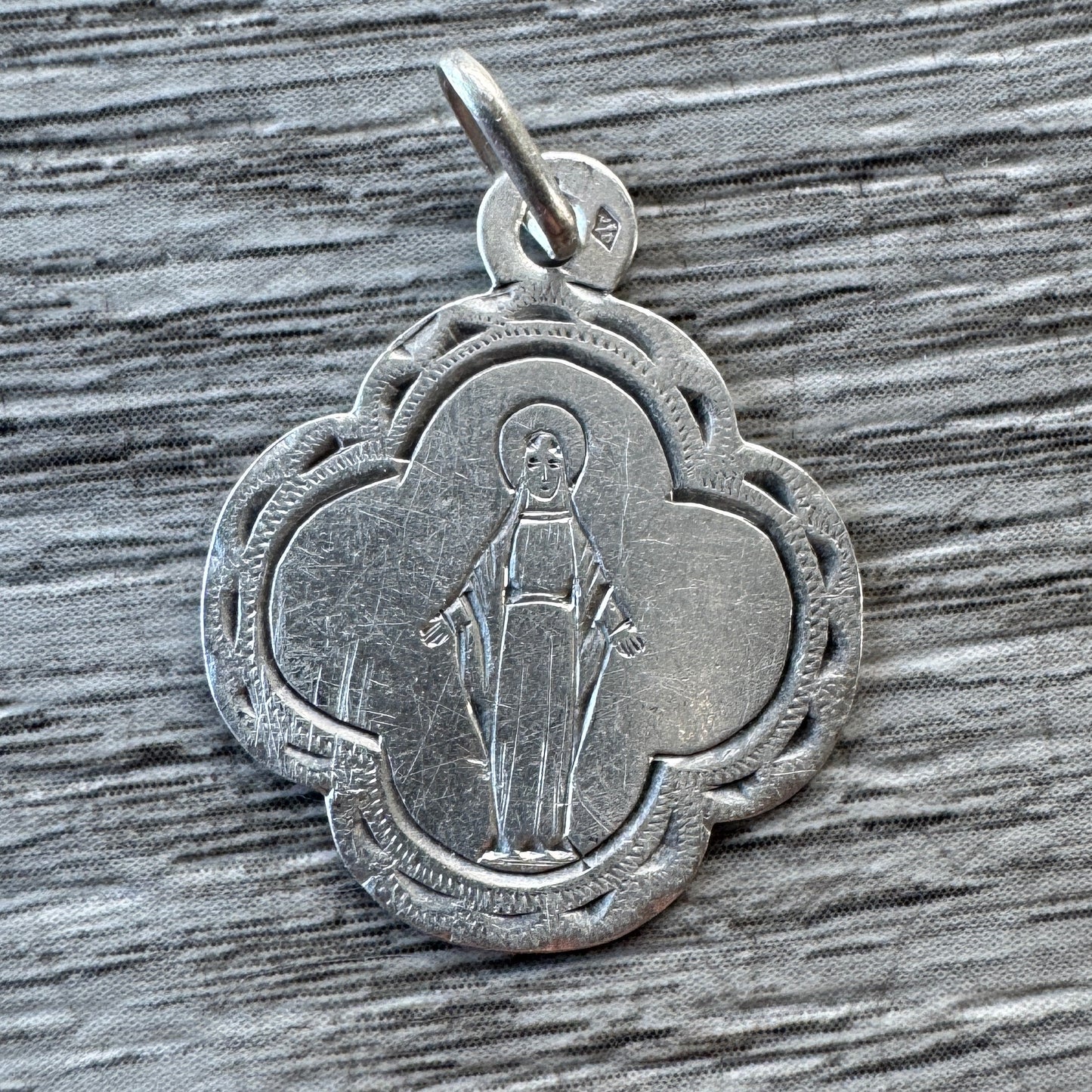 Médaille religieuse ancienne en argent « Sainte Vierge »