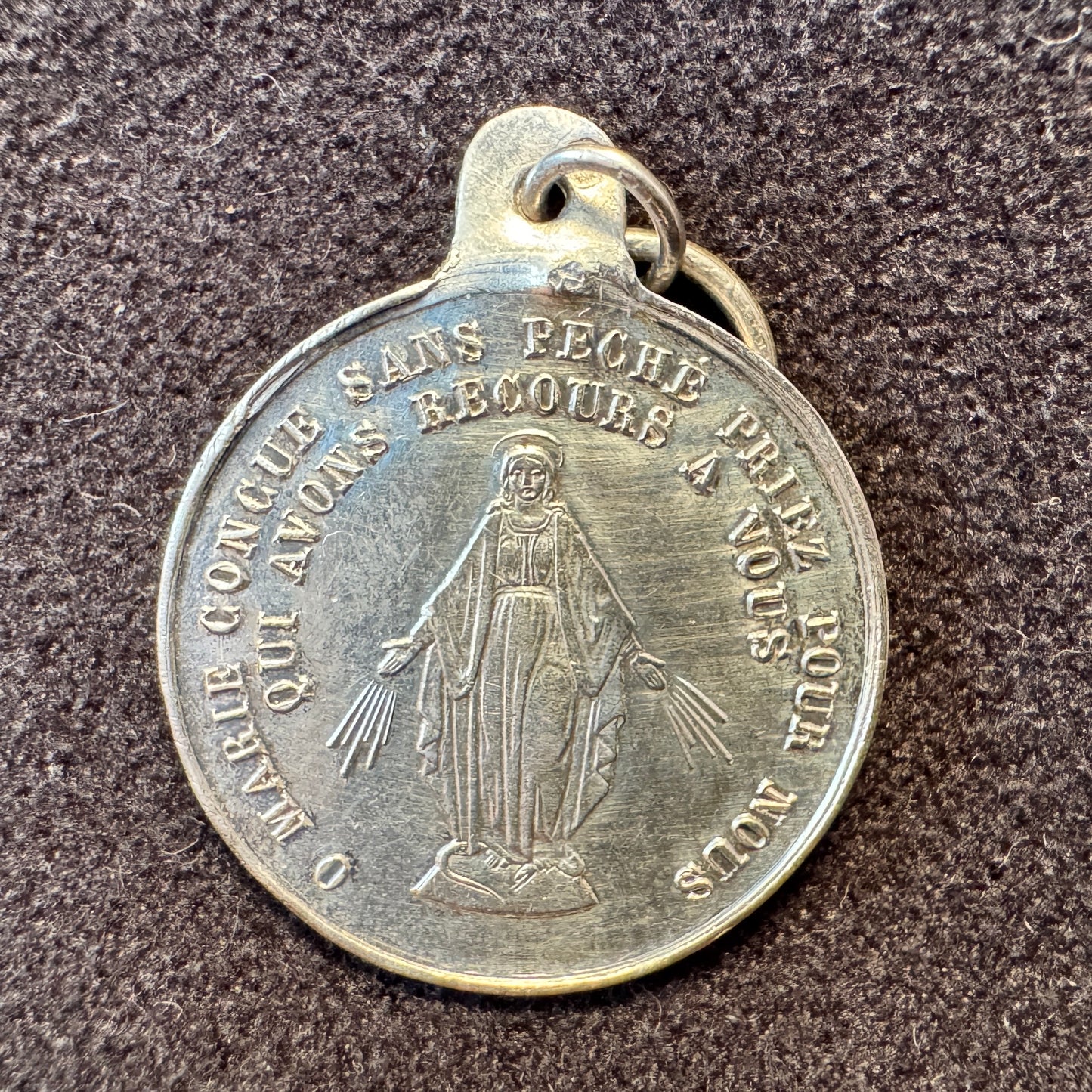 Médaille religieuse ancienne en Argent « souvenir de communion »