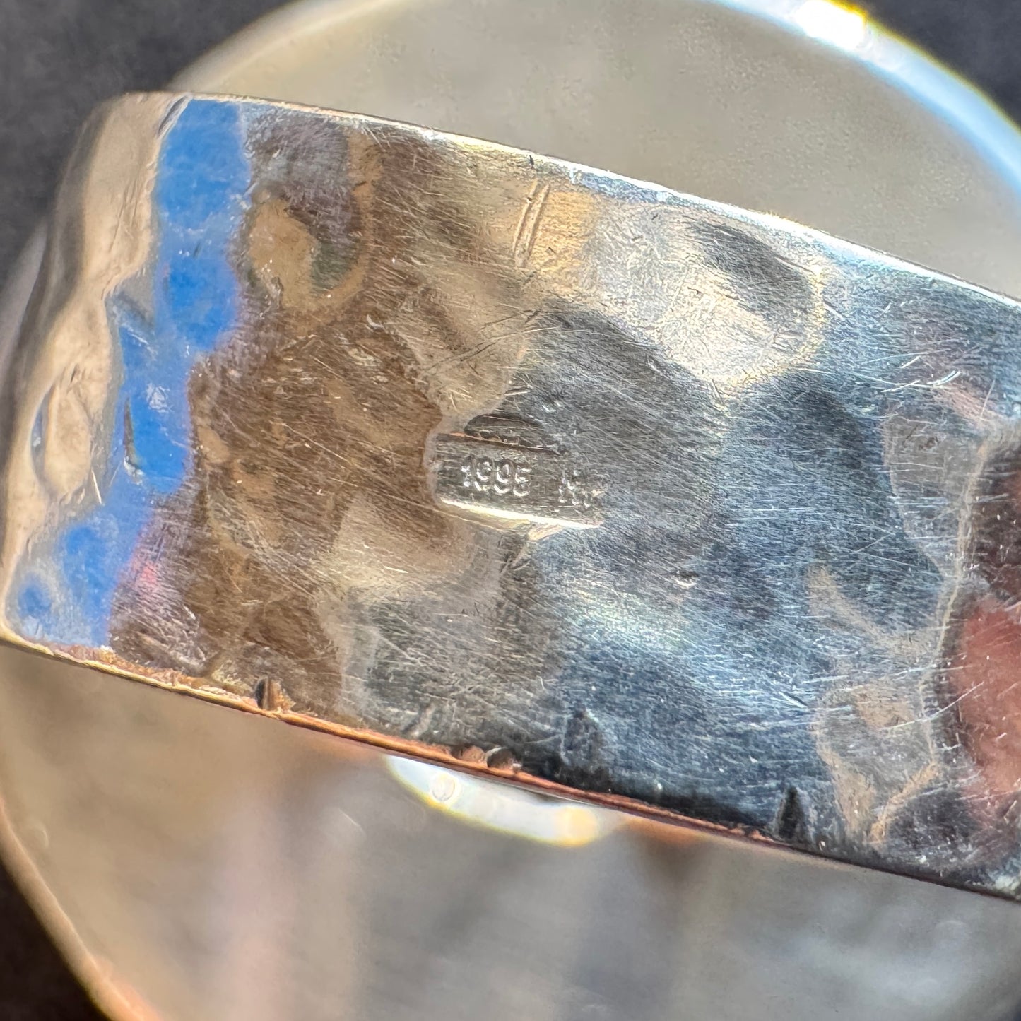 Bague de créateur en argent signée GE