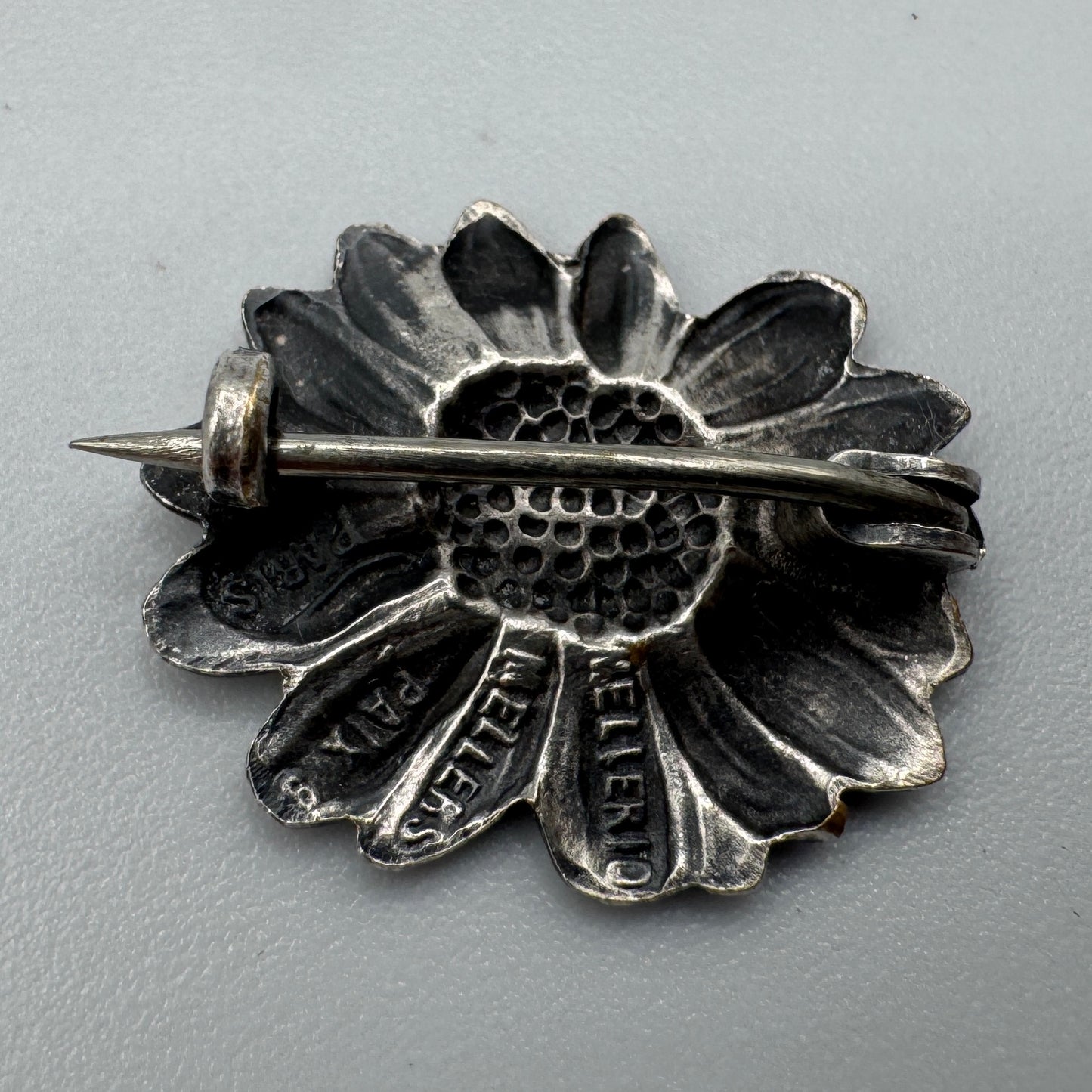 Petite Broche Ancienne Mellerio « Marguerite » - Métal Argenté