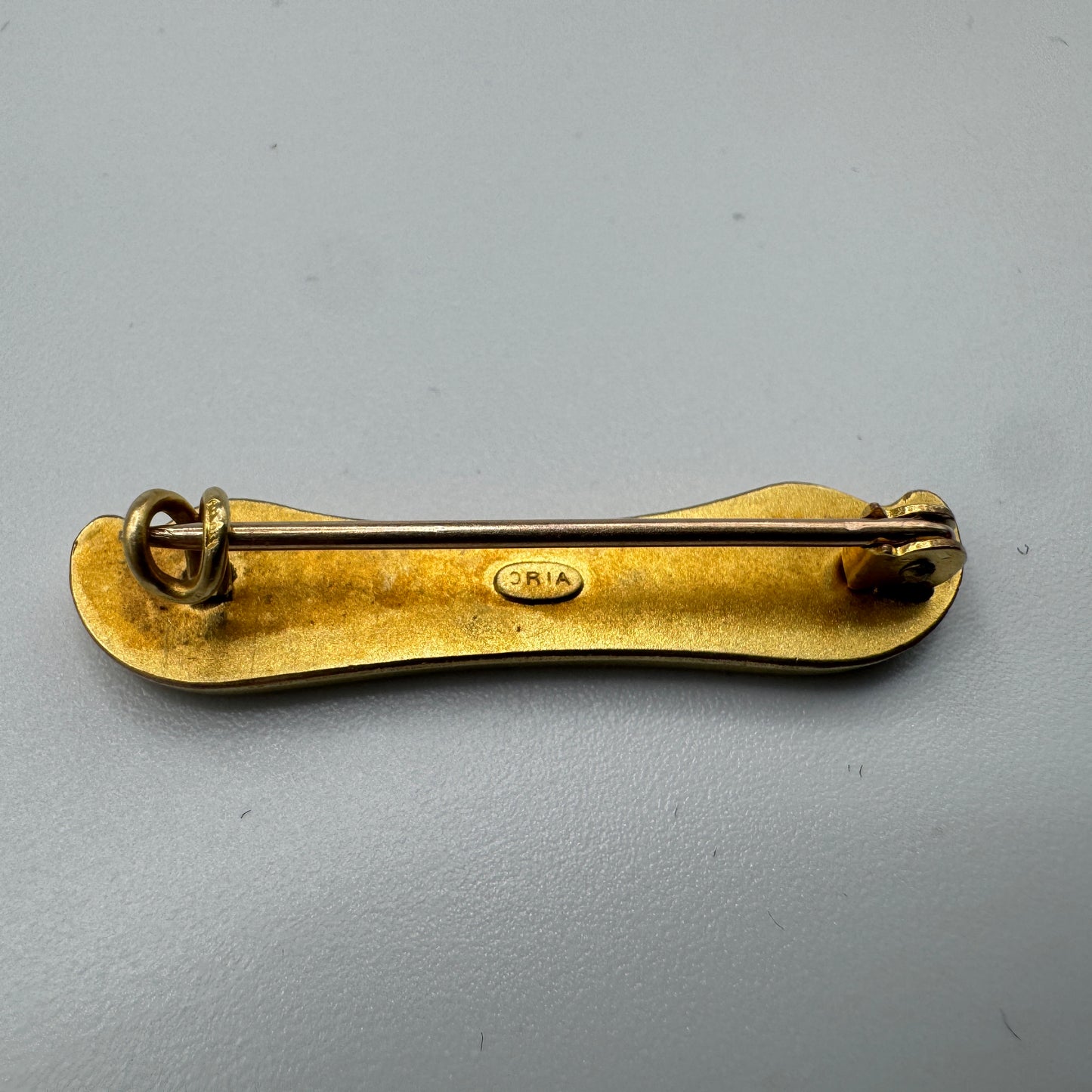 Broche ancienne Art Nouveau " Bébé "- plaqué or