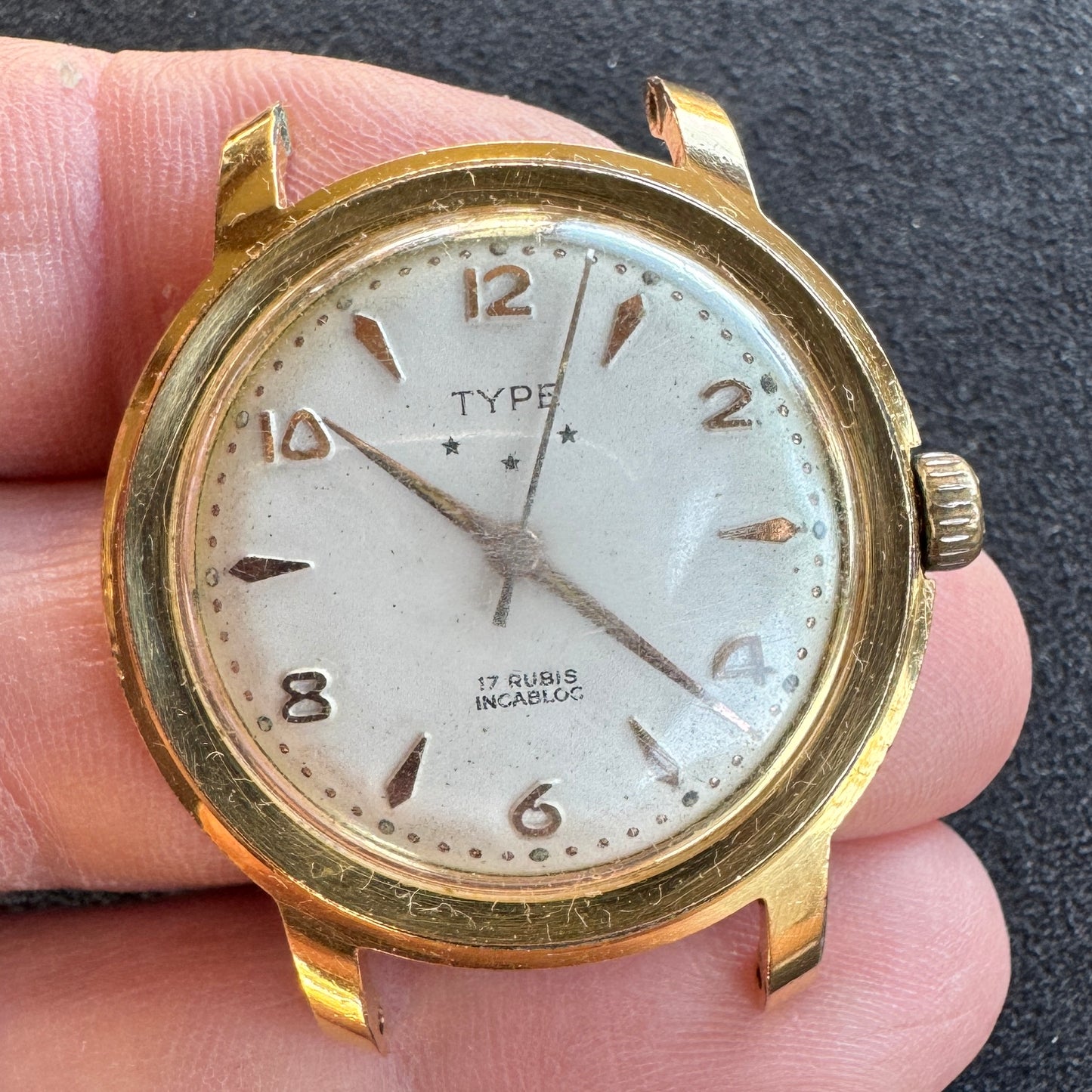 Montre bracelet mécanique ancienne TYPE
