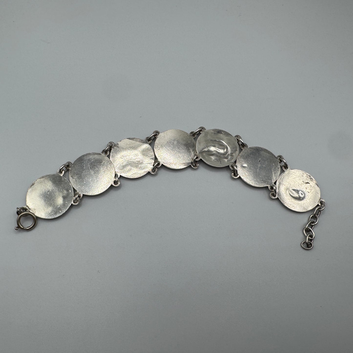 Bracelet ancien Souvenir de Bretagne « armoiries de Bretagne - Sainte Anne » métal argenté