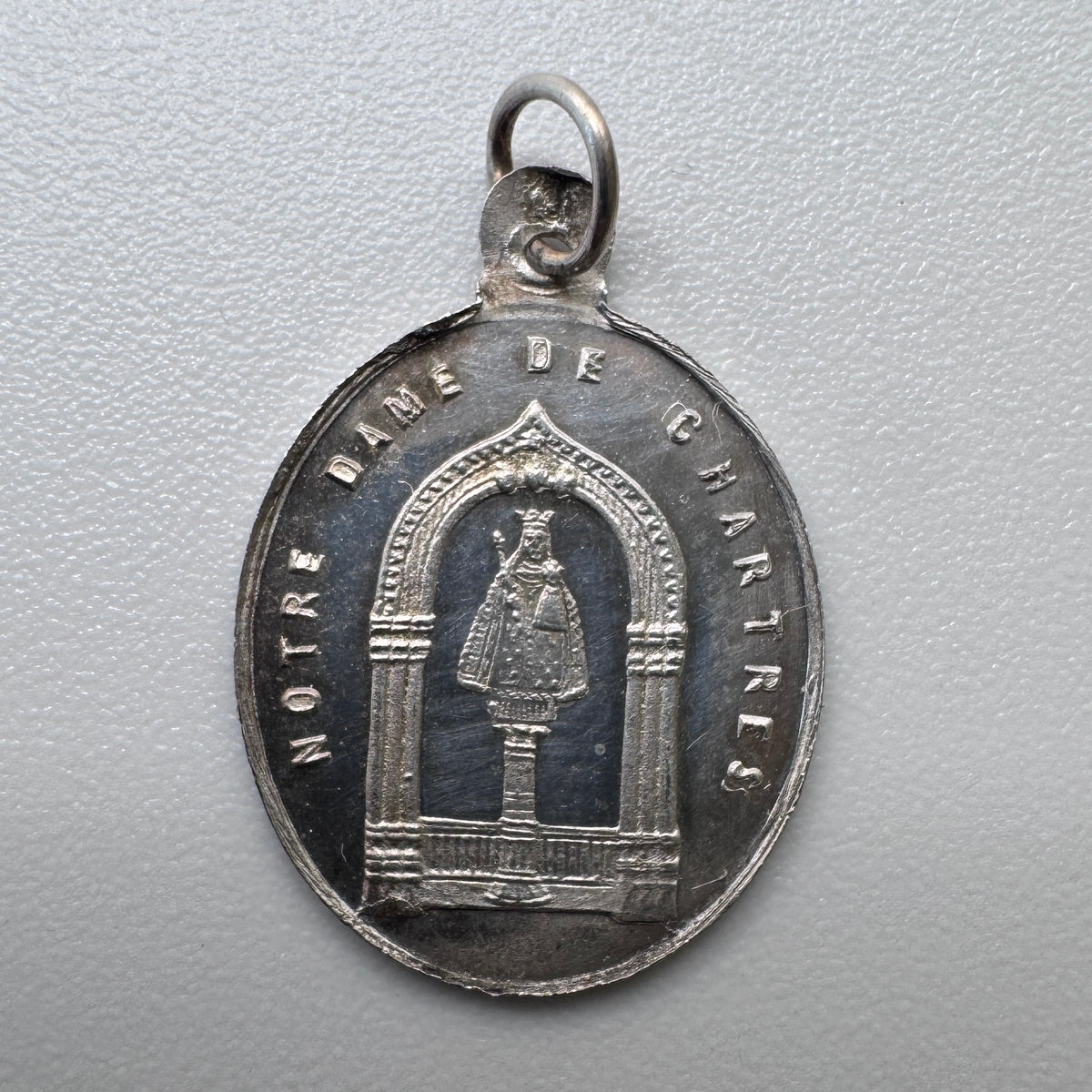 Petite Medaille religieuse ancienne « Notre Dame de sous Terre » - argent