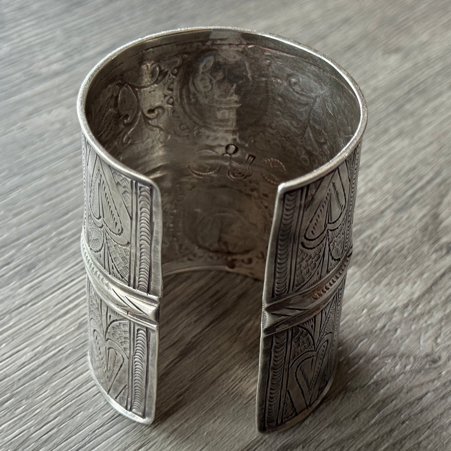 Gros Bracelet manchette ancien en argent - ethnique