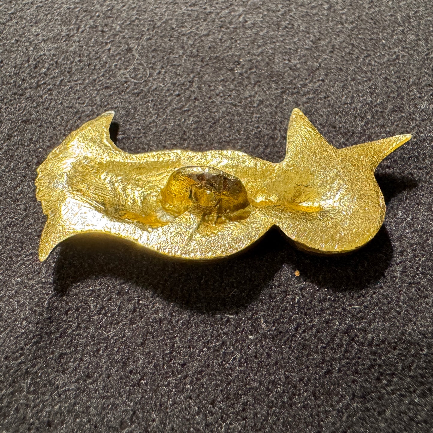 Bouton ancien Vintage « Caneton » - fonte d’aluminium doré