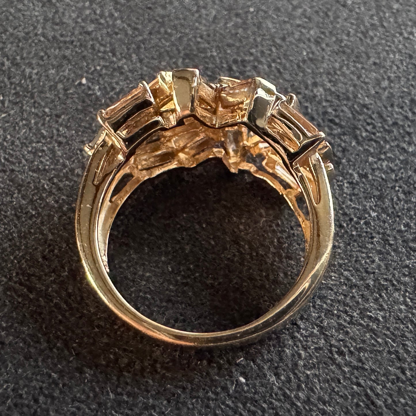 Bague en plaqué or et verroterie