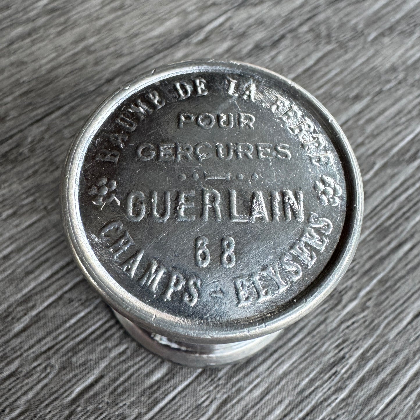 Rare boîte Ancienne GUERLAIN - « baume de la Ferté »