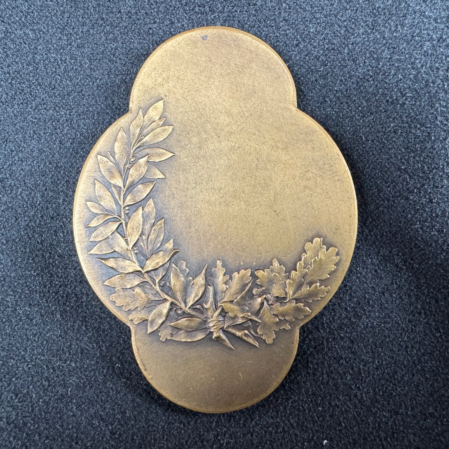 Médaille ancienne en bronze « Marianne casquée »