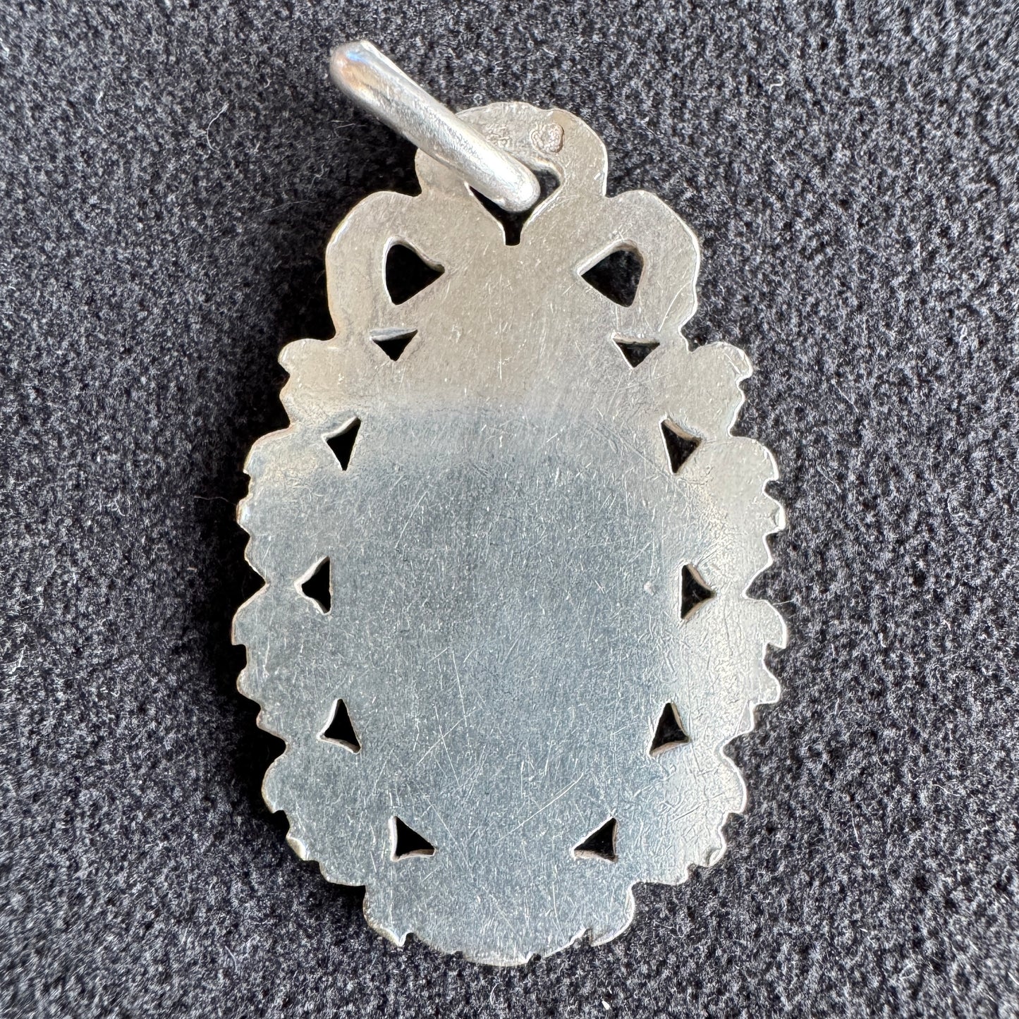 Médaille religieuse ancienne en argent « calice »