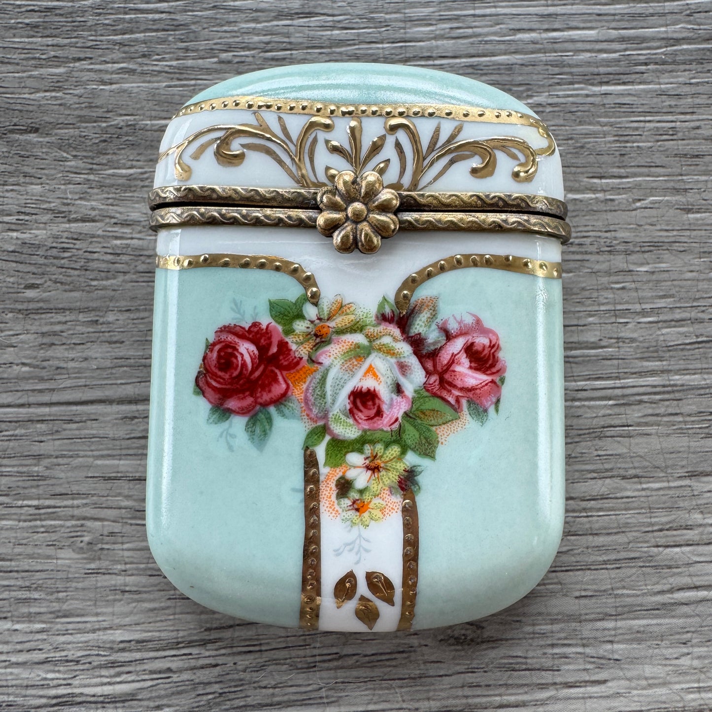 Boîte à Pilules ou Mini Coffret en Porcelaine Peinte à la Main - Décor Floral et Dorures