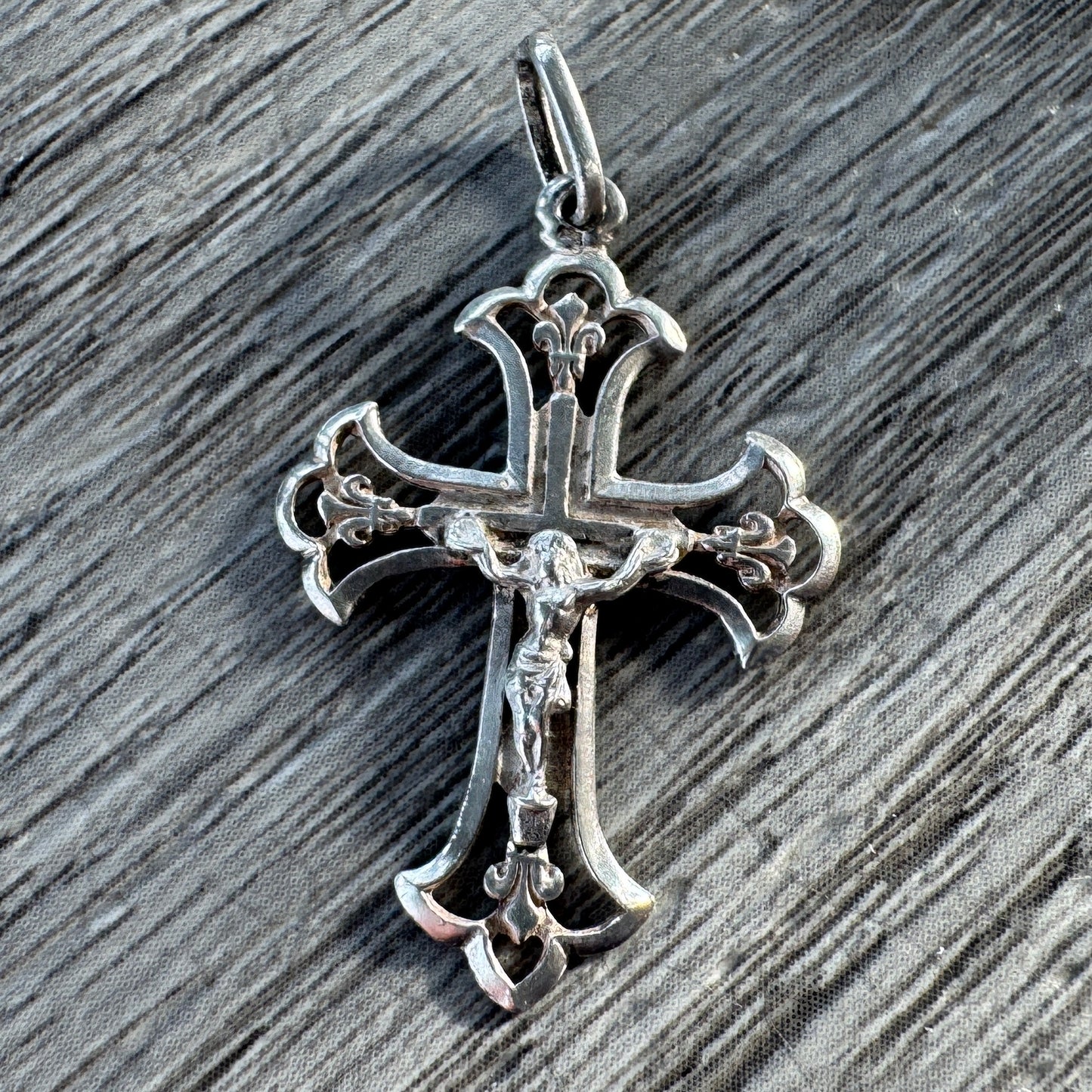 Crucifix ancien « fleur de Lys » - argent