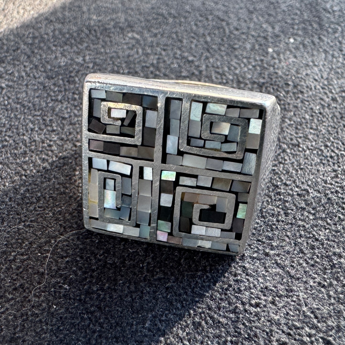 Bague en argent et mosaïque de nacre