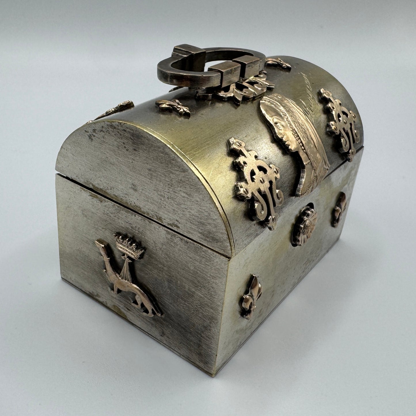 Rare boîte Ancienne coffre « Anne de Bretagne » - métal argenté