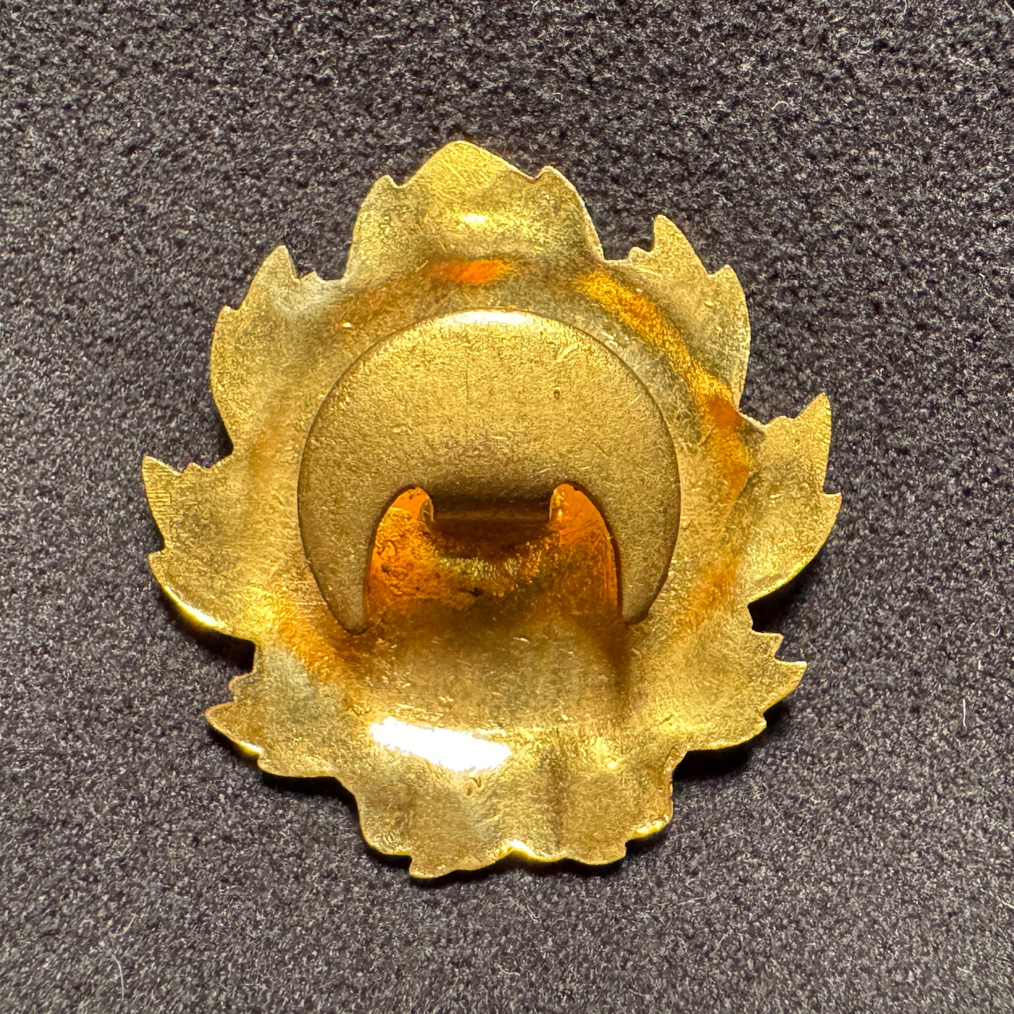 Insigne ancien émaillé « caducée de Mercure »- commerce et industrie de CHECY (45)