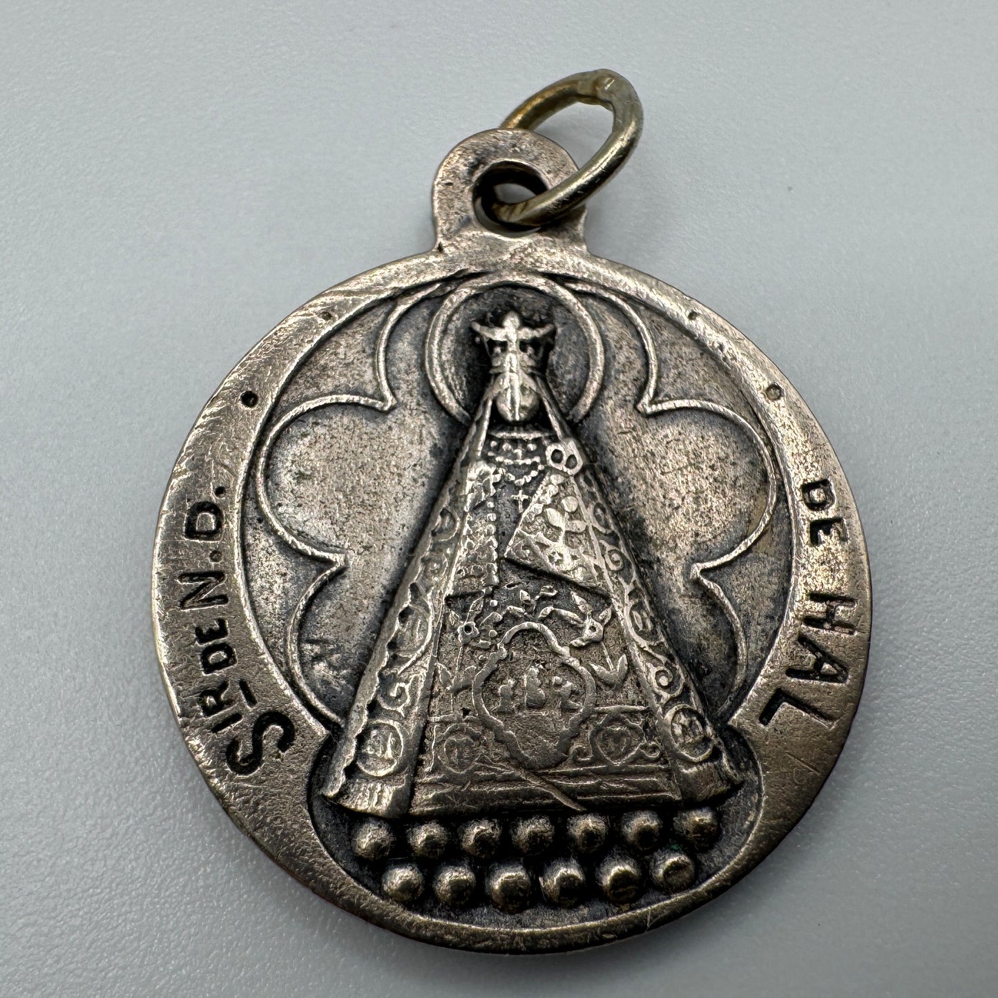 Médaille religieuse ancienne - Notre-Dame de Hal