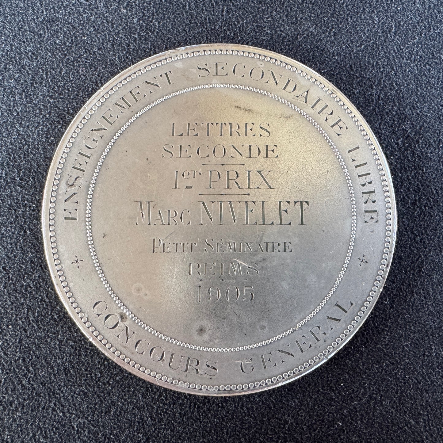 Médaille ancienne en bronze argenté « Institution catholique de Paris 1905 » par Royer