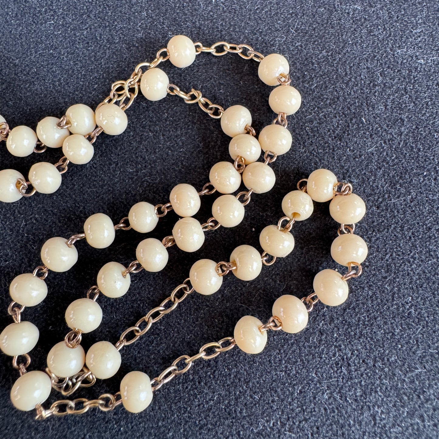 Chapelet ancien en plaque or et plastique