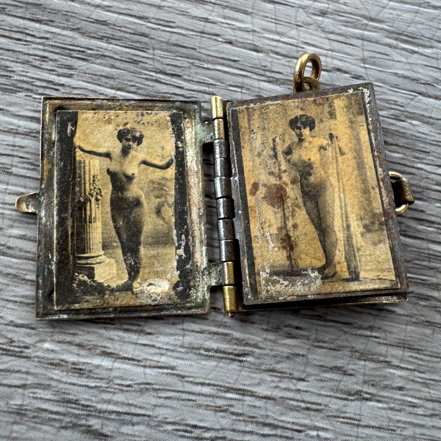 Album photos miniature erotique époque 1900 - « femmes nues »