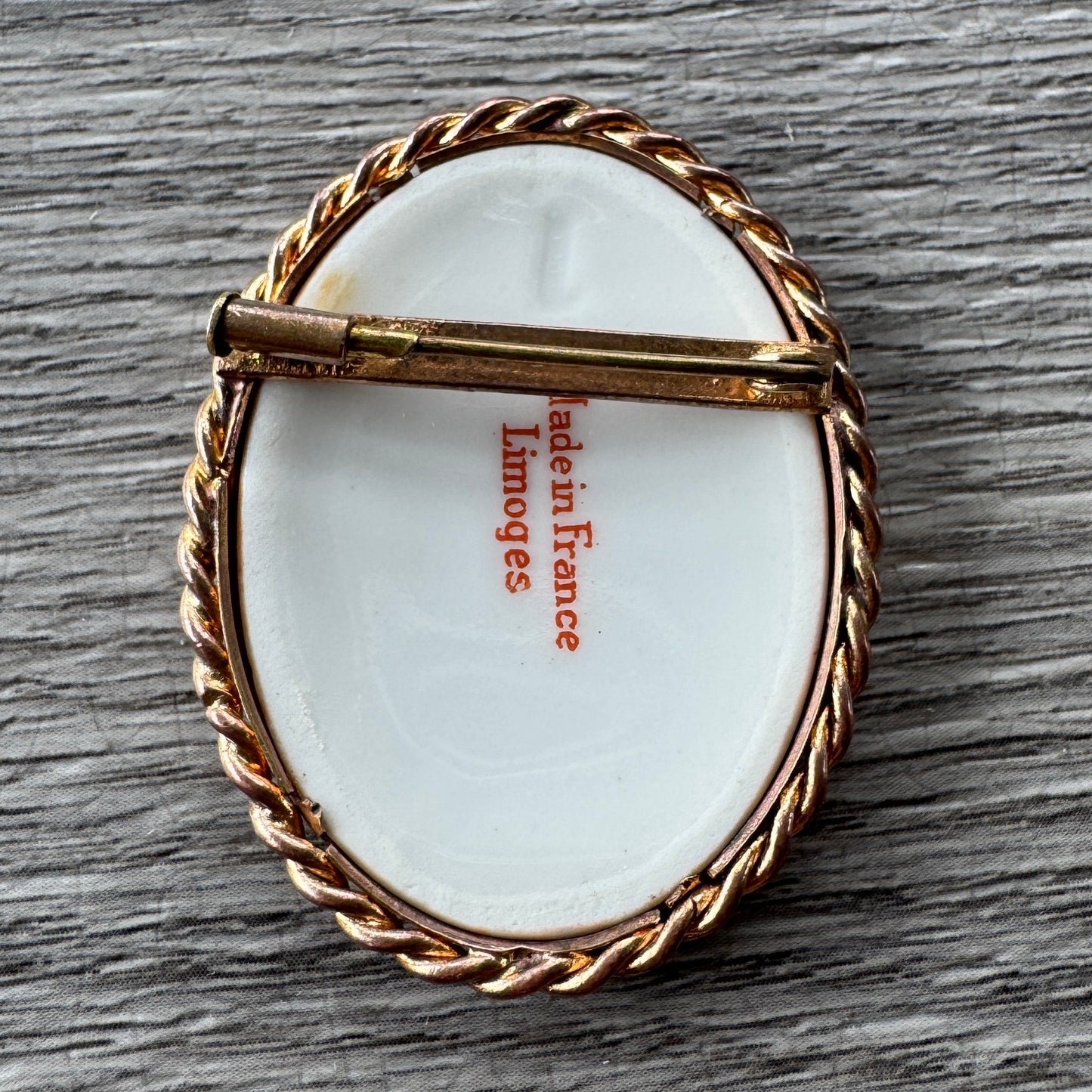 Broche ancienne porcelaine de Limoges « décor floral »