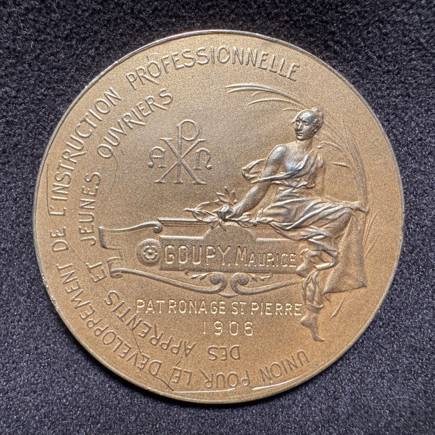 Médaille ancienne en vermeil « ESTO VIR - ange victoire »