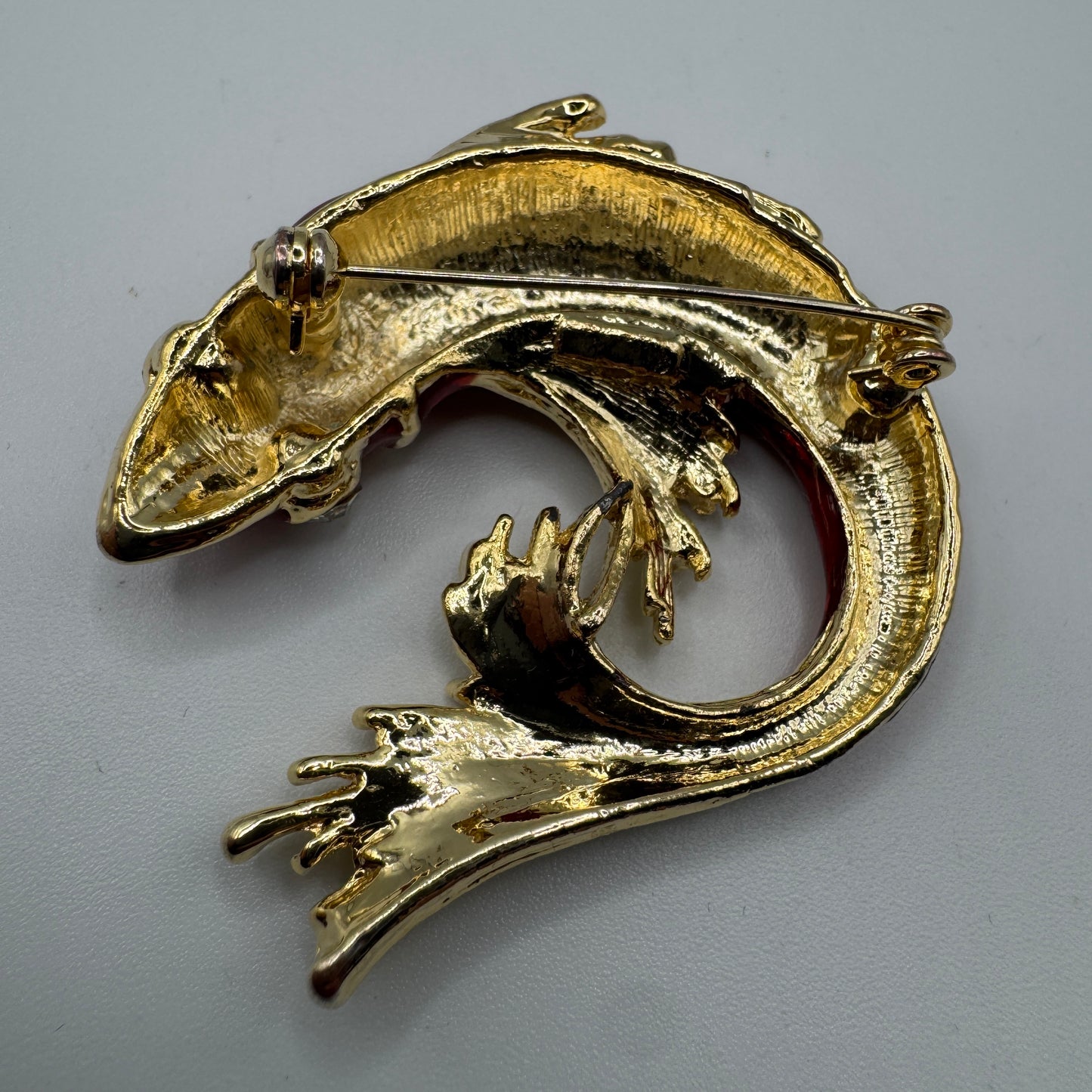 Broche Vintage « carpe Koi » - métal doré