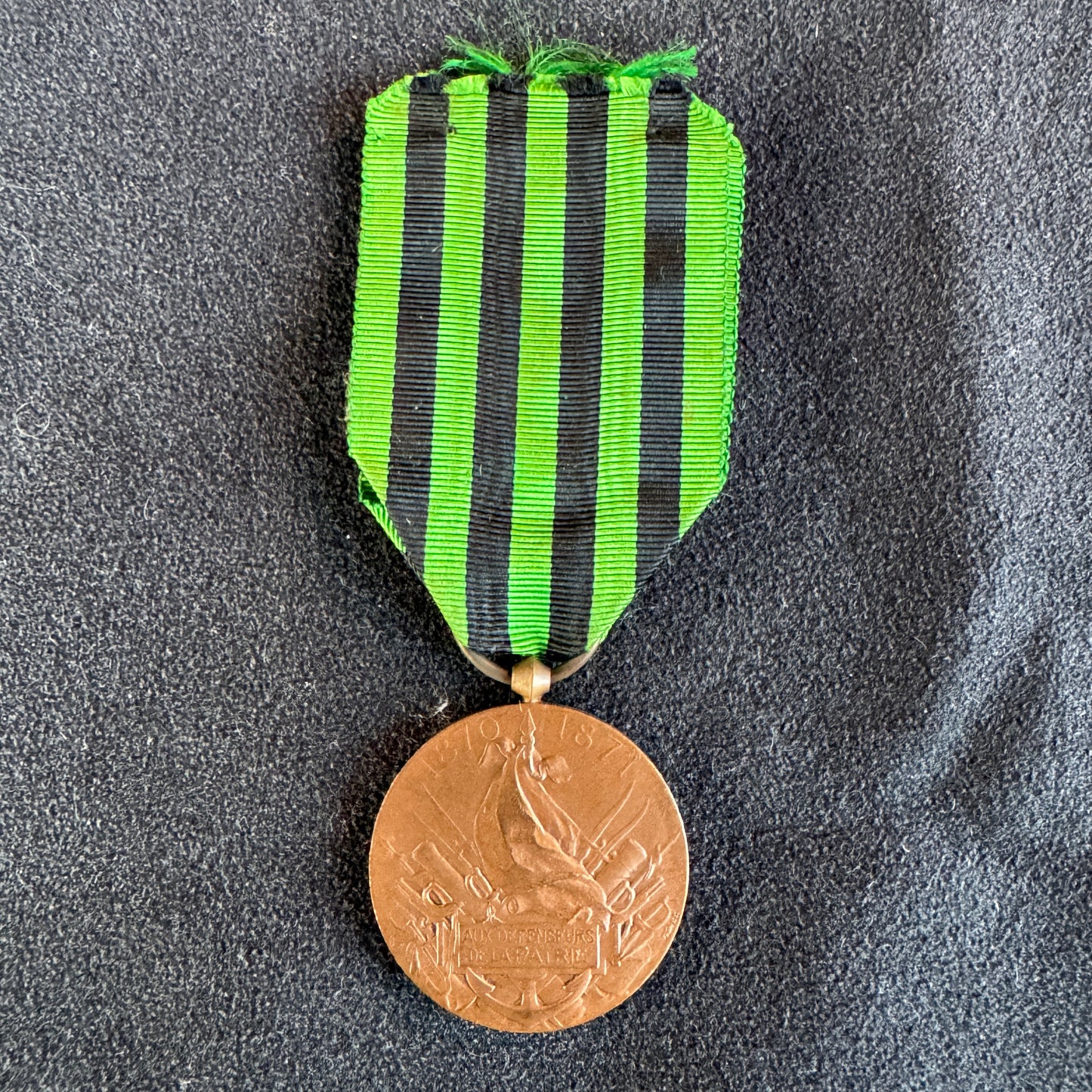 Médaille décoration militaire en bronze - « aux défenseurs de la patrie 1870-1871 »