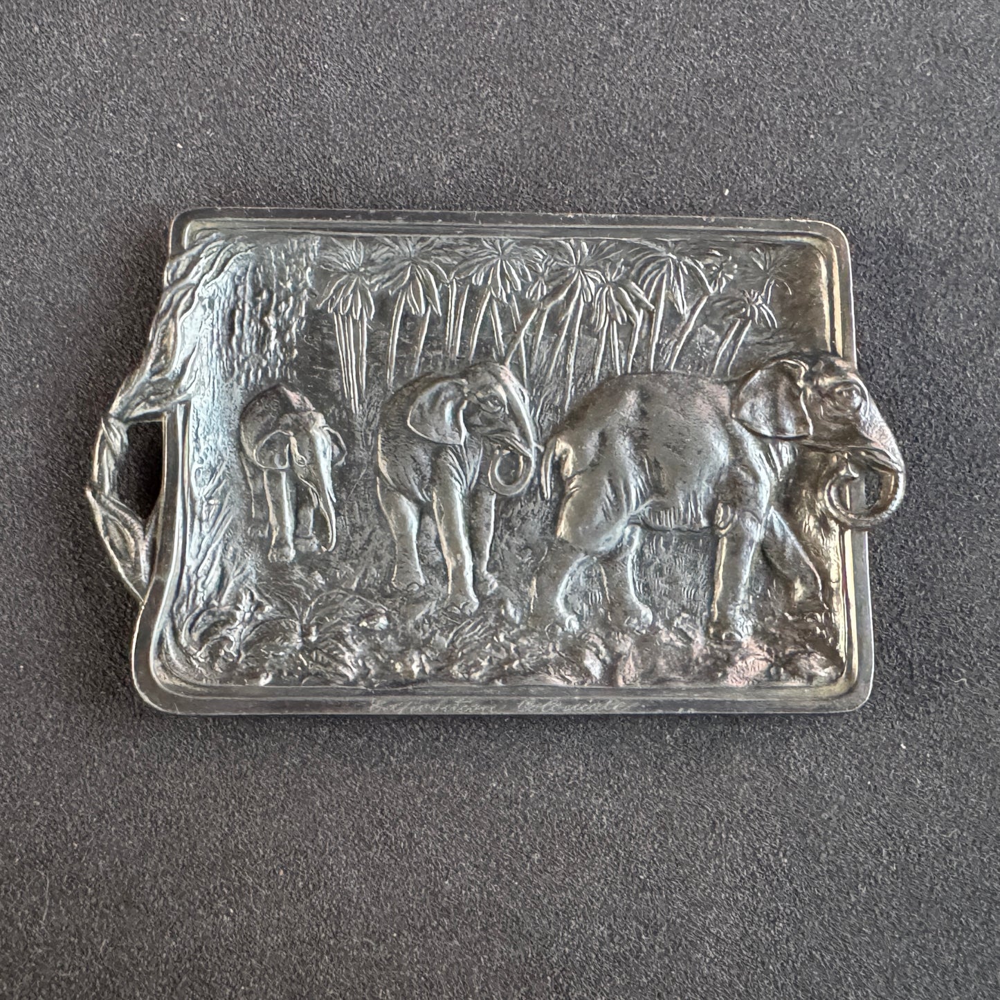 Vide poche ancien vers 1900 - « groupe d’ éléphants »