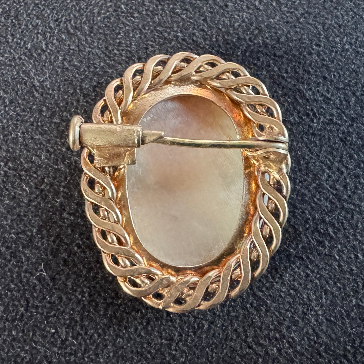 Broche ancienne métal doré et Camée