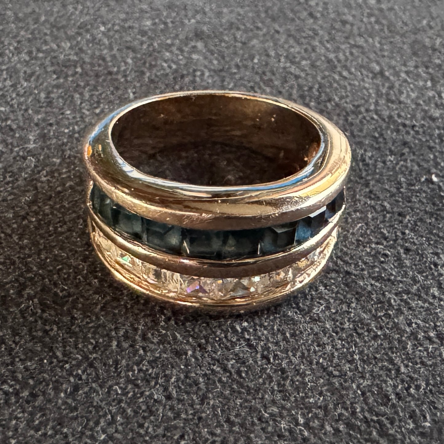 Bague en plaqué or et verroterie