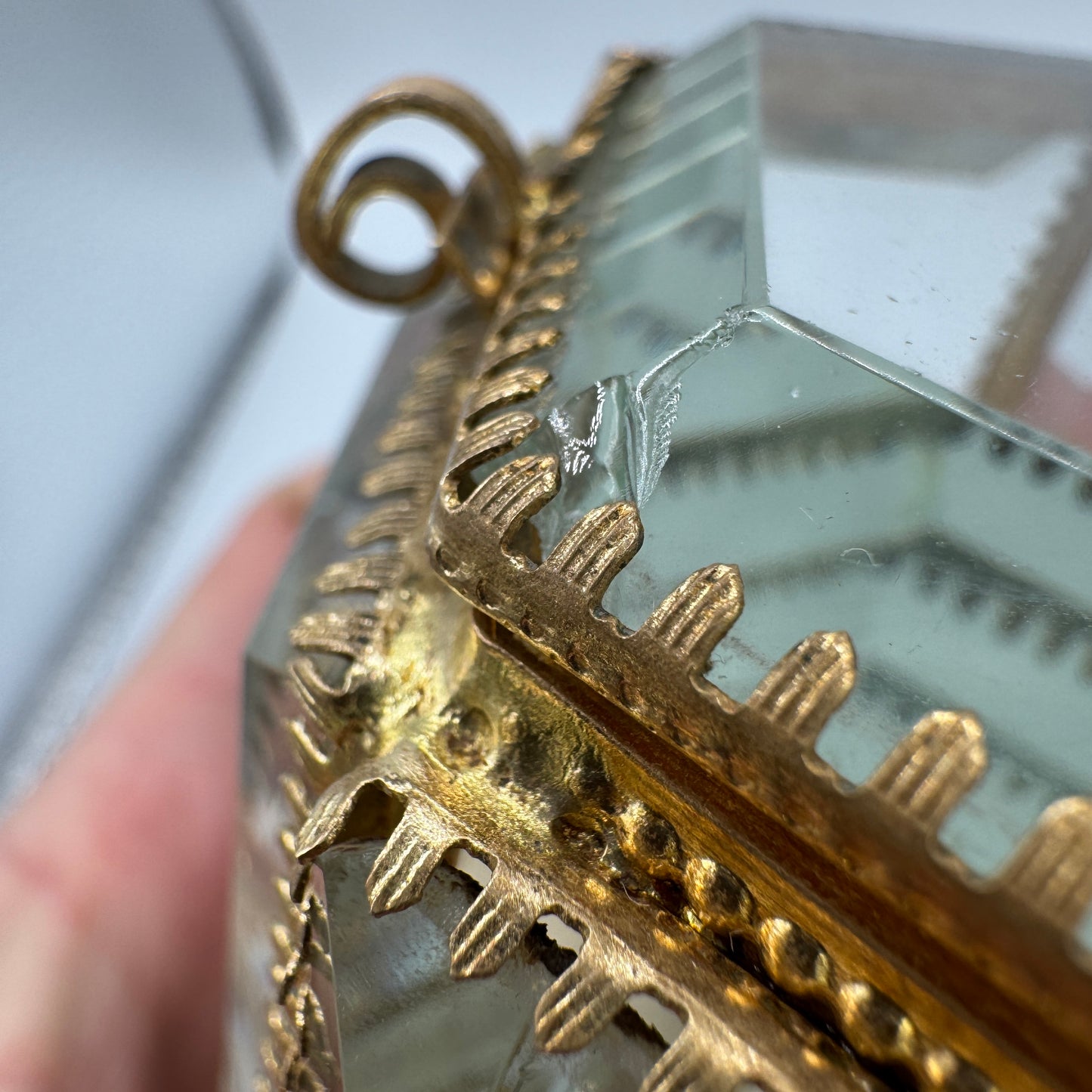 boîte à bijoux ancienne en verre biseauté