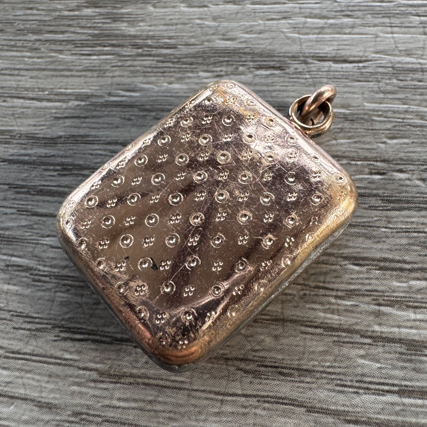 Pendentif ancien porte relique - plaqué or