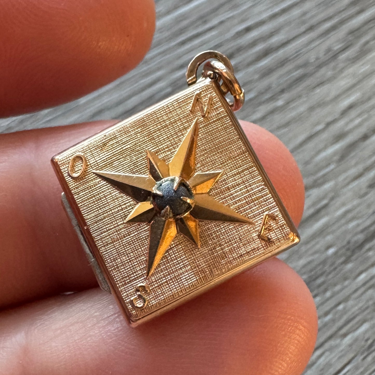 Pendentif ancien porte photo ou relique - plaqué or