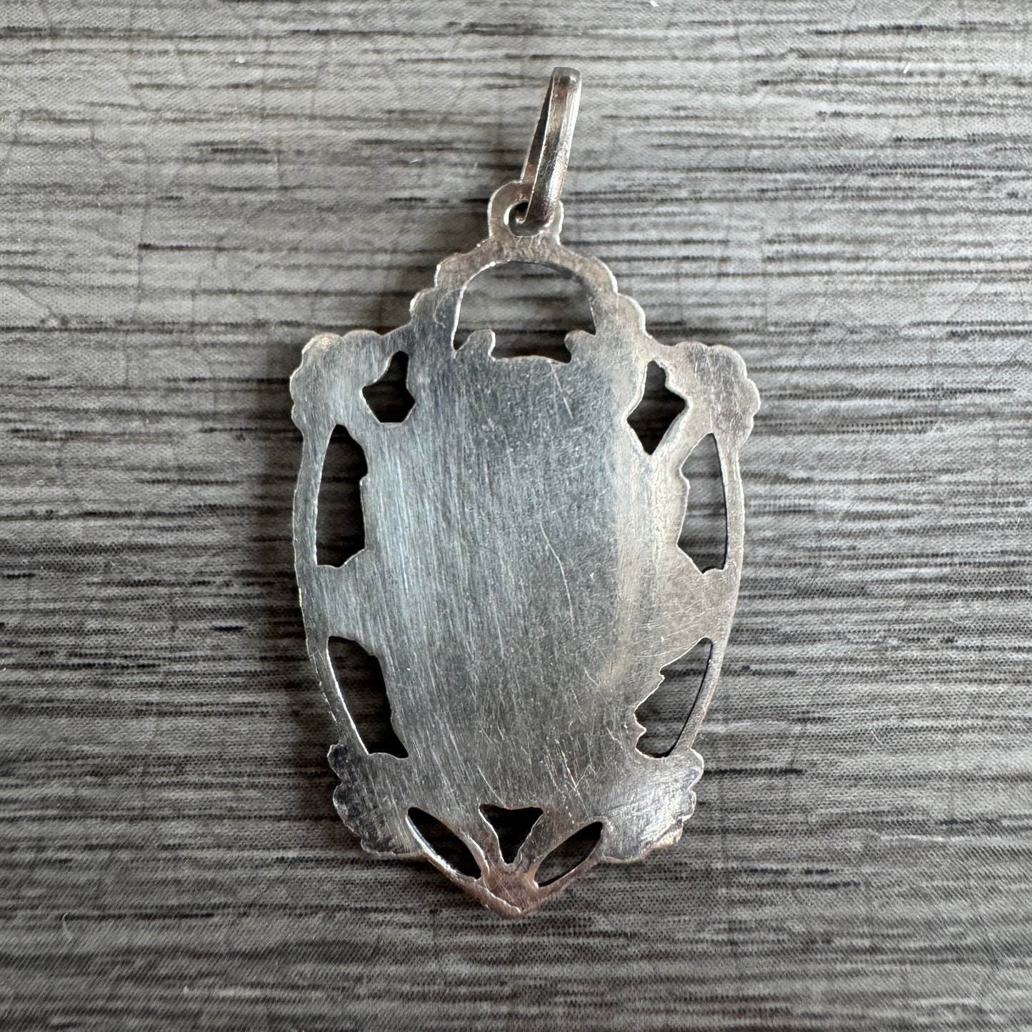 Médaille religieuse ancienne en argent « calice »