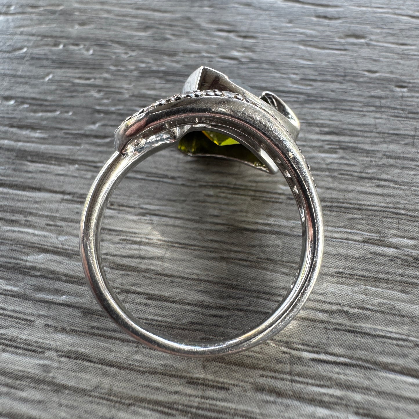 Bague en argent et verroterie