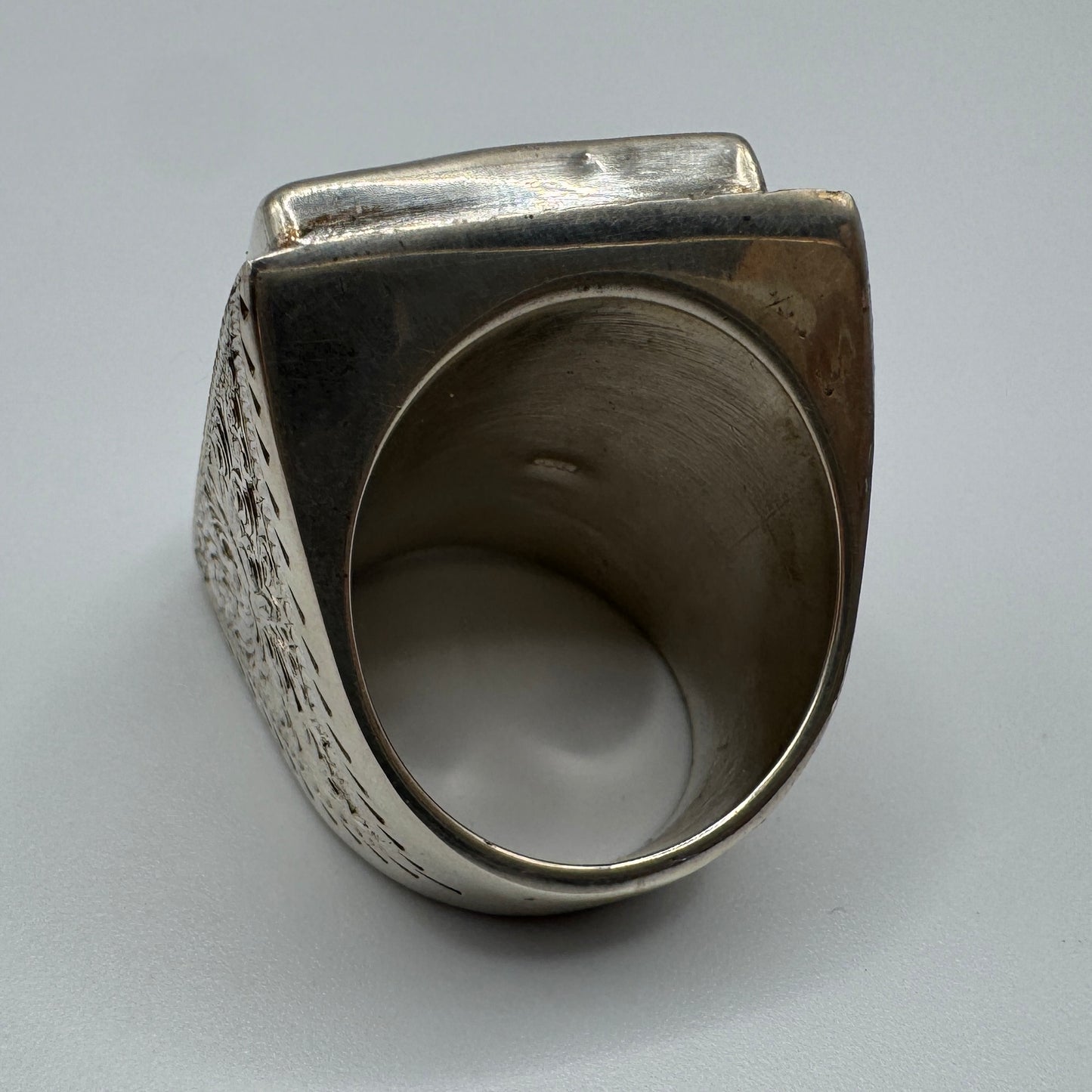 Grosse chevalière Indochine en argent massif