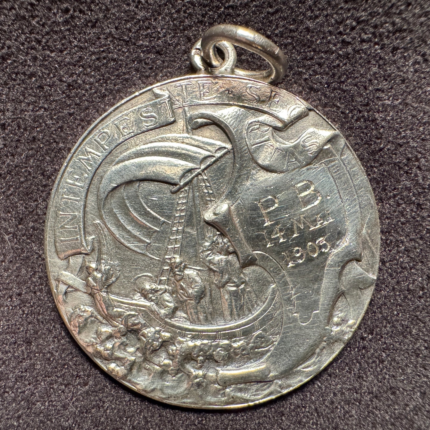 Médaille religieuse ancienne Argent « Saint Georges 1903 »