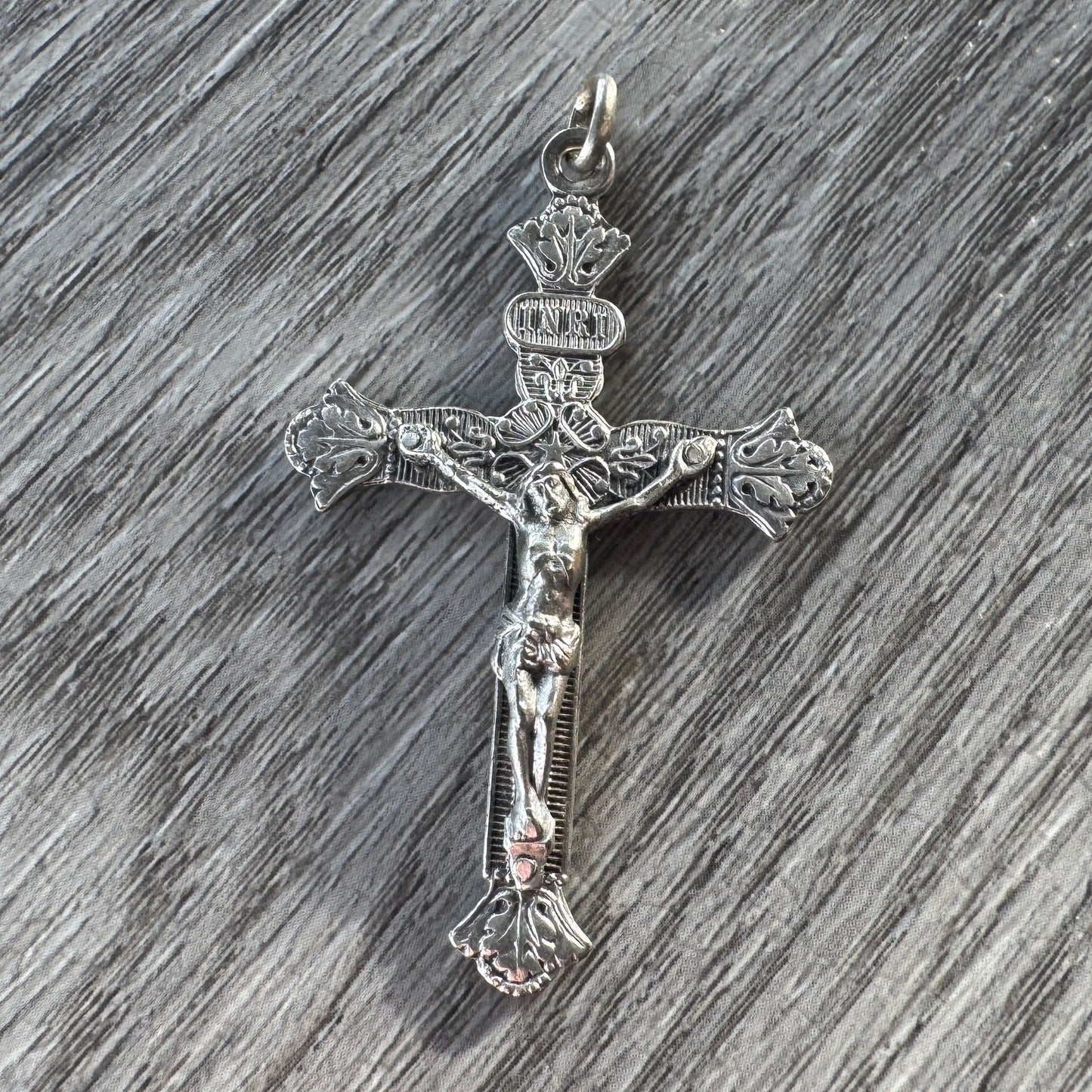 Crucifix ancien XIXe - métal argenté