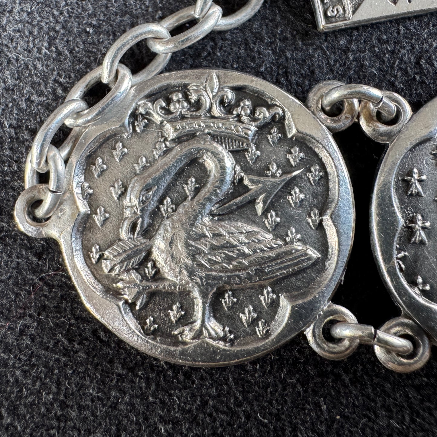 Bracelet ancien Souvenir de Bretagne - « Emblèmes des rois de France »
