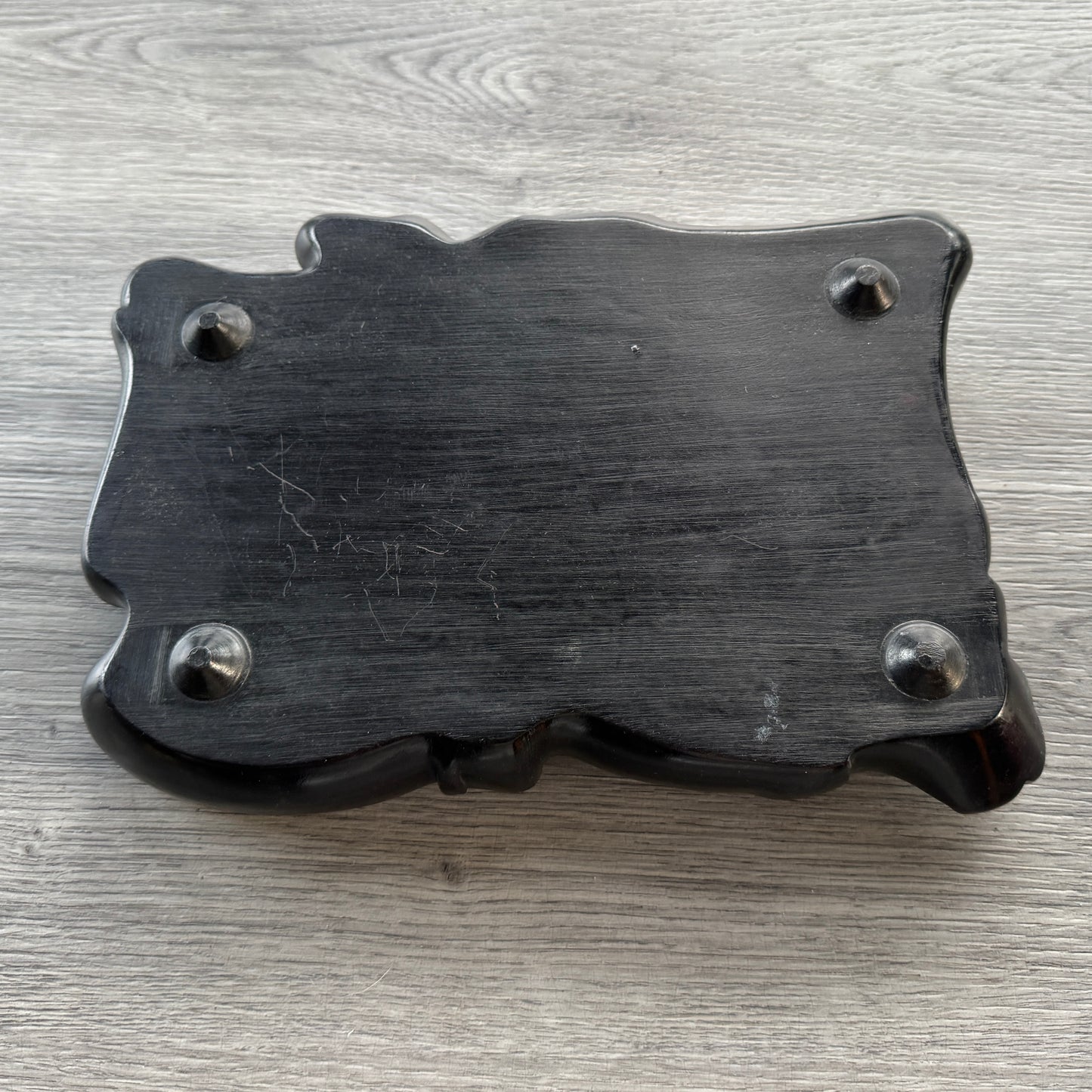 Sculpture en gutta-percha - base d’encrier Art Nouveau
