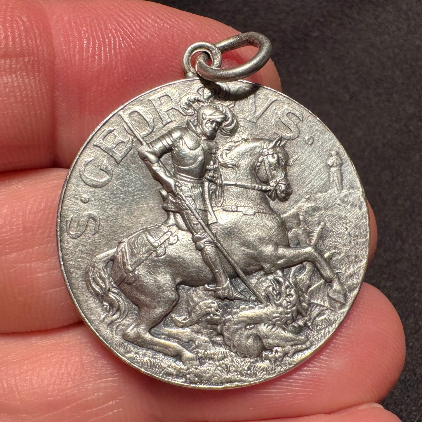 Médaille religieuse ancienne Argent « Saint Georges 1903 »