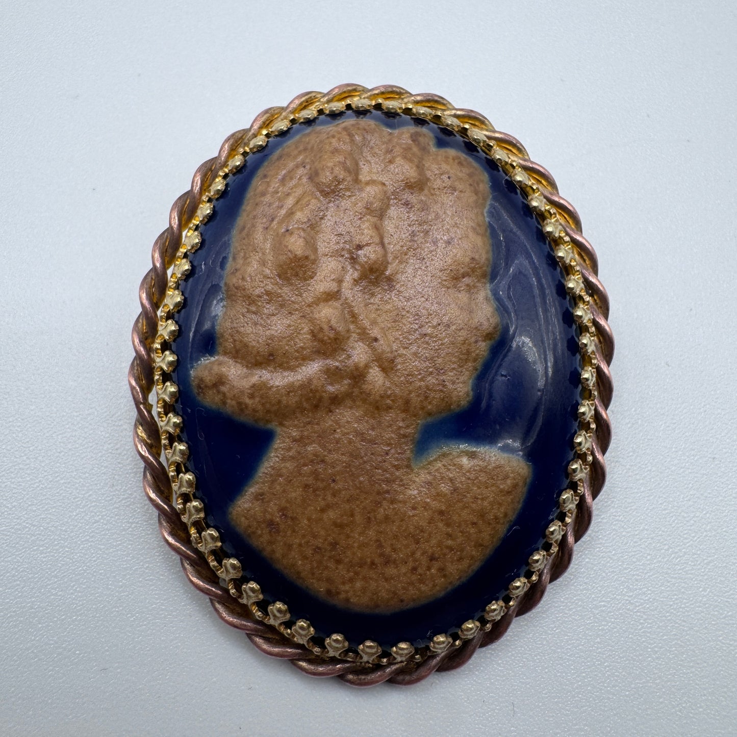 Broche ancienne en Camée - porcelaine de Limoges