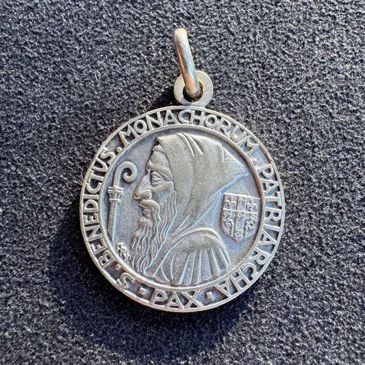 Grande Médaille religieuse ancienne « Croix de Saint Benoît »