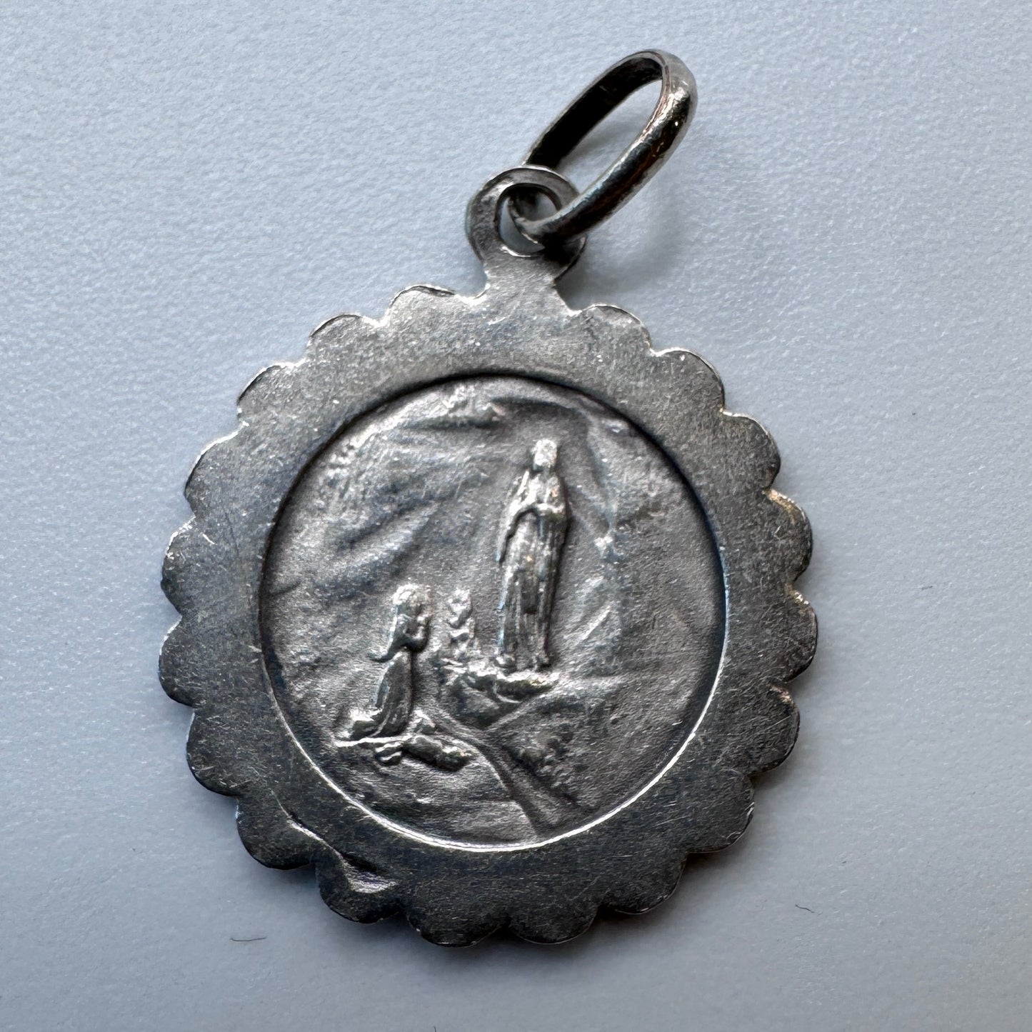 Médaille religieuse ancienne en argent « Sainte Vierge »