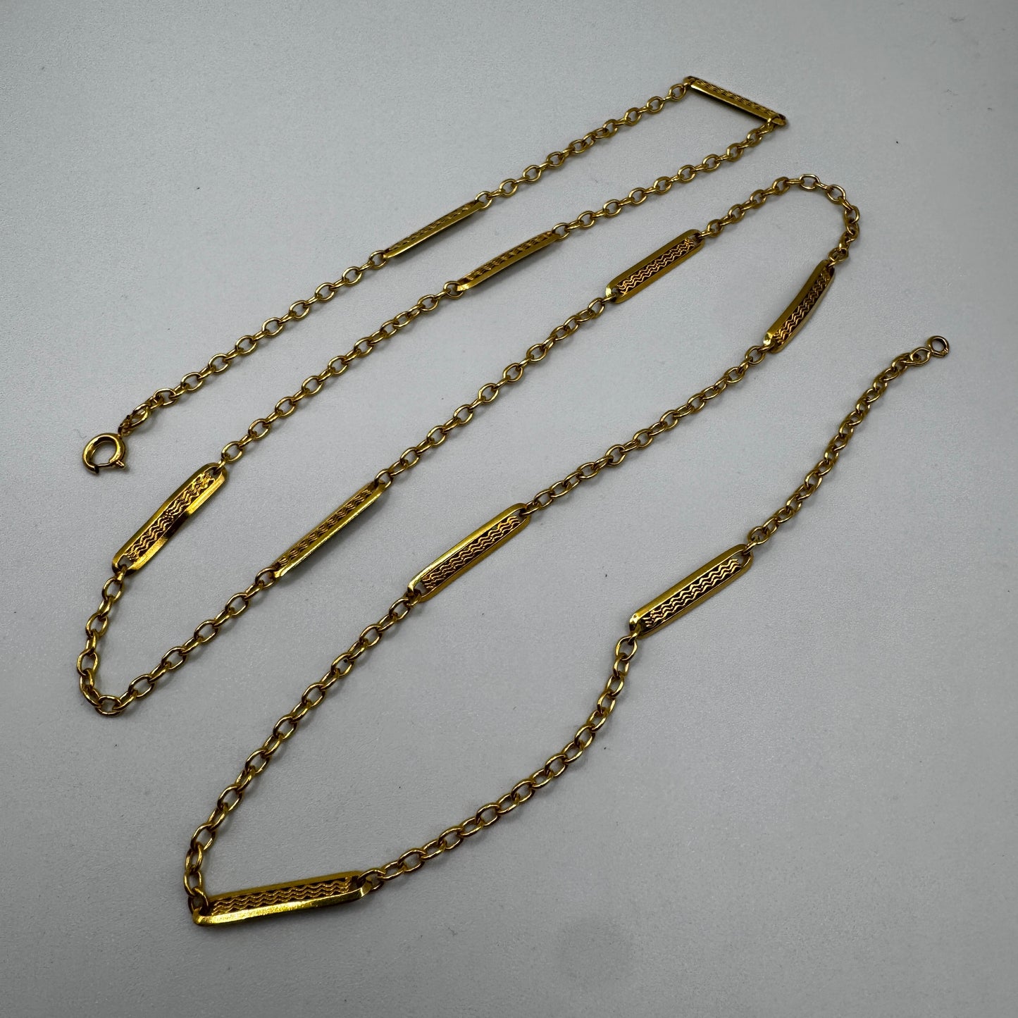 chaîne ancienne en plaqué or